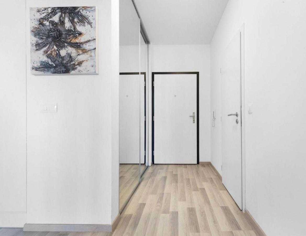 Sunflower - Modern Large Charming Apartment With Balcony Pressburg Exterior foto