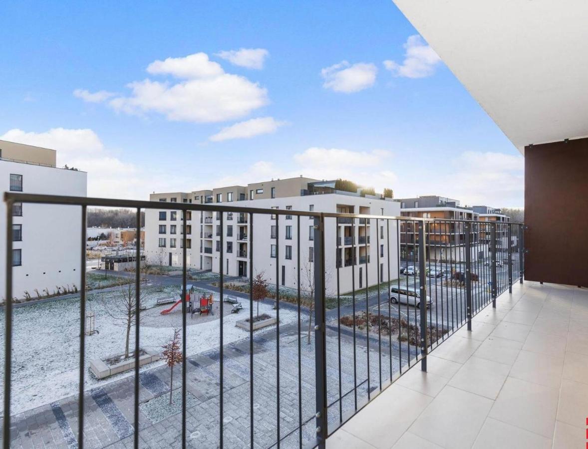 Sunflower - Modern Large Charming Apartment With Balcony Pressburg Exterior foto